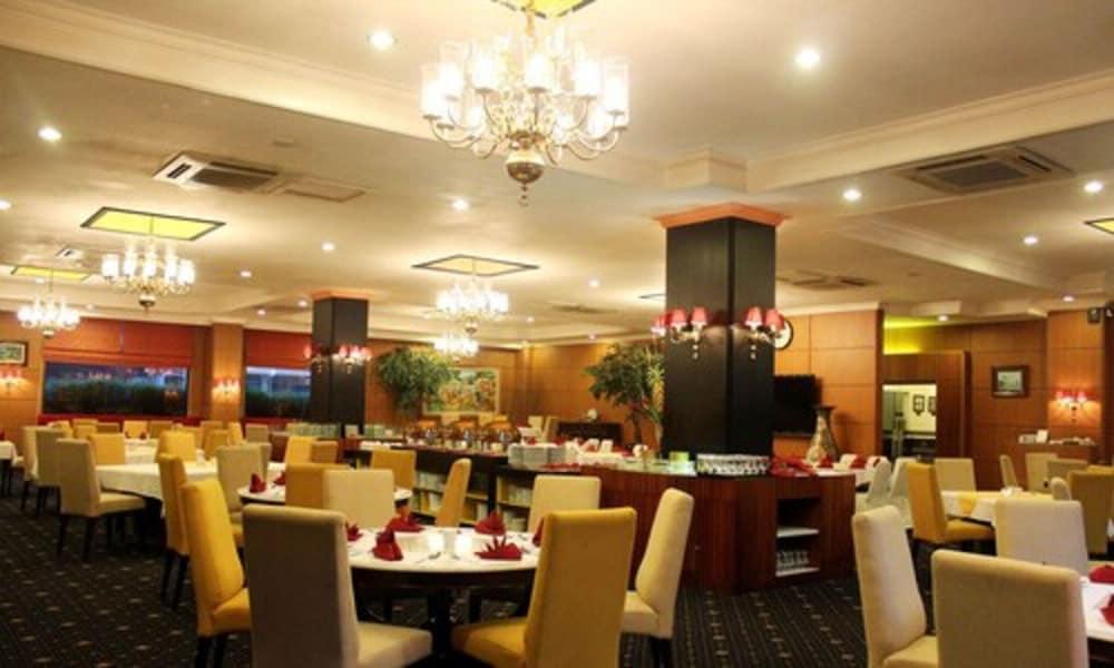 Bumi Senyiur Hotel Samarinda Esterno foto