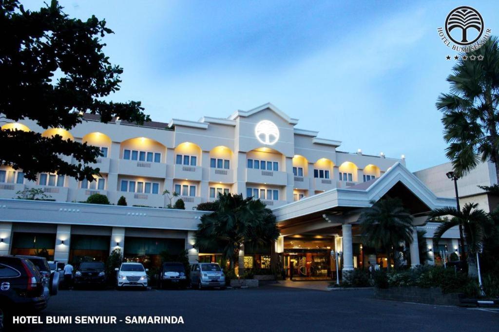 Bumi Senyiur Hotel Samarinda Esterno foto